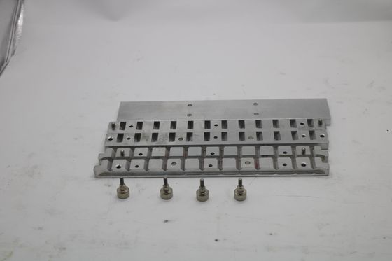 Lançador de molde de baume labial de cores duplas 12 furos 3-5 moldes / minuto