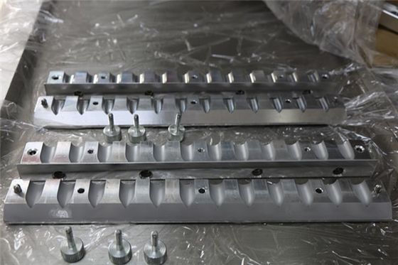 Molde de batom personalizado com 12 furos