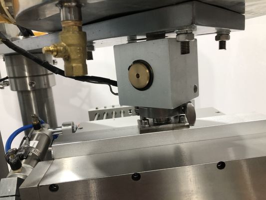 SUS304 Máquina de enchimento de lápis de sobrancelha 12 furos Máquina automática de enchimento de batom de barril duplo