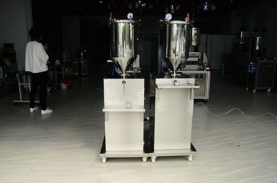 Máquina de enchimento quantitativo de mascara e de brilho labial a pressão vertical