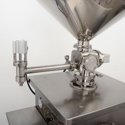 Air Cushion BB Máquina de enchimento de gelo 30-50 garrafas/min Máquina de enchimento de maquiagem base Material de aço inoxidável
