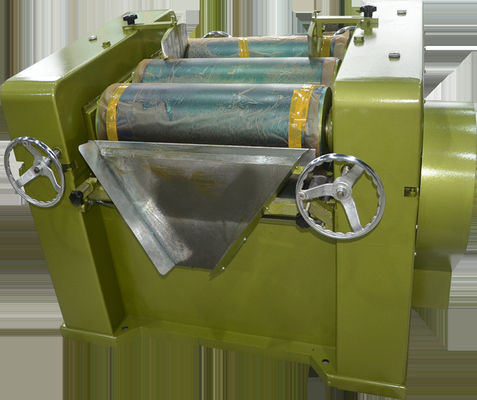 S405 Material de batom Três rolos de moedor Automático Três rolos de moedor de material de batom