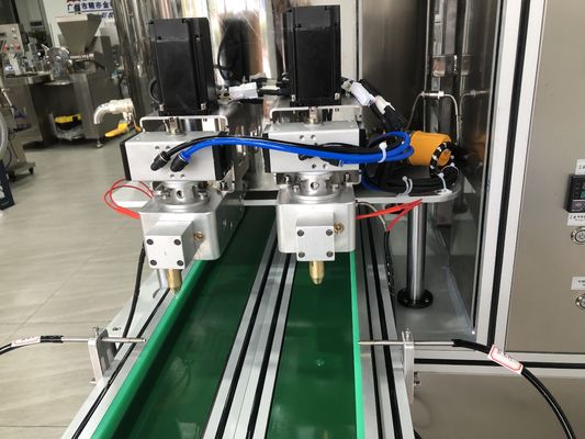 Máquina de enchimento aquecida de máscara de lama com bastão 80L Máquina de enchimento com bomba de engrenagem de cabeça dupla